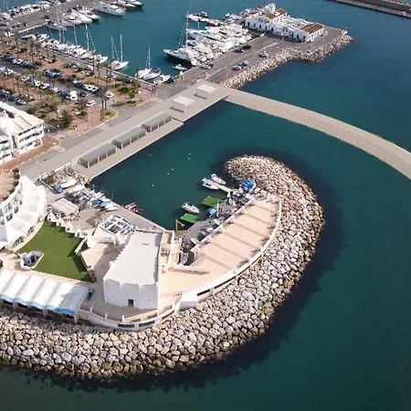 Lujoso Adosado Familiar En La Costa Del Sol