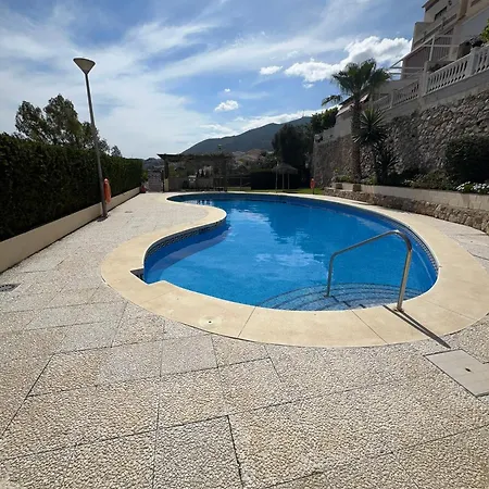 Дом отдыха Lujoso Adosado Familiar En La Costa Del Sol Бенальмадена